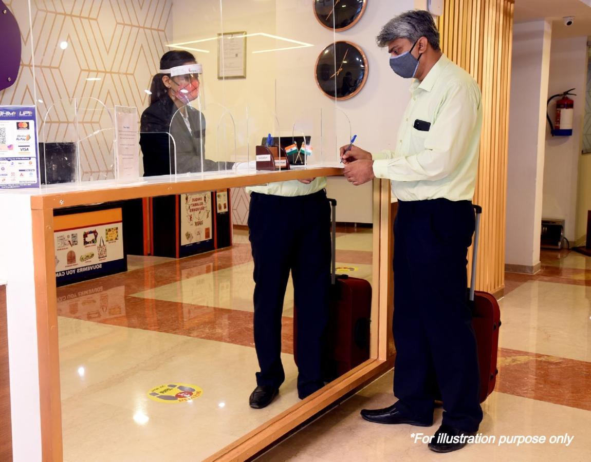 Vaccinated Staff- Capital O 14225 Bahl Regency Hotel Zirakpur Eksteriør billede